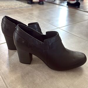 NWT Clarks Bendables Women's Black Leather Zip-Up Block Heel Clog - Size 10M